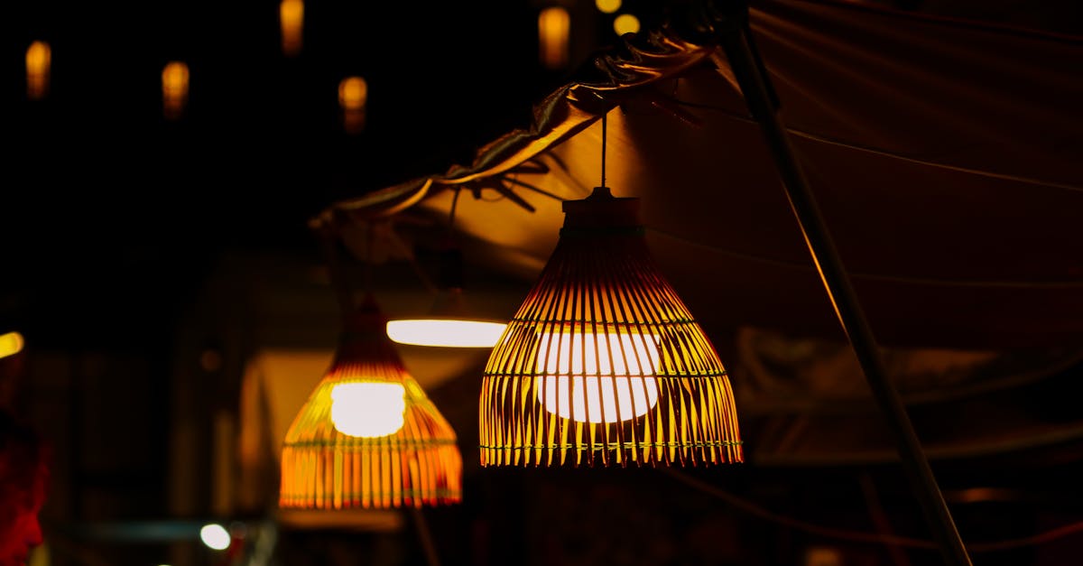 赤道夜市的波光与鼓声长夜