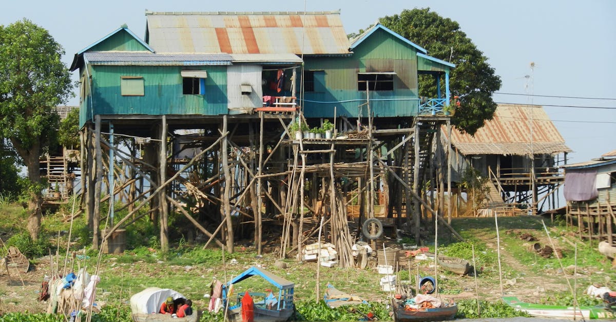 独龙江的早晨光与木楼之歌