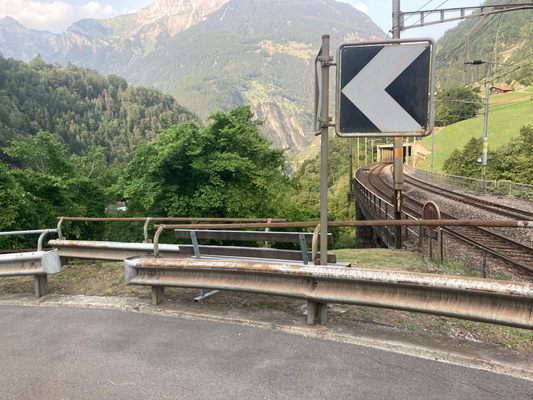 瑞士铁路桥下“贴地通道”体验